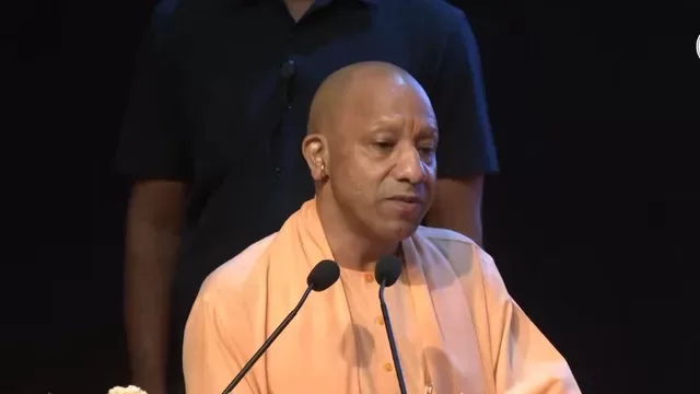 मुख्यमंत्री योगी आदित्यनाथ का बड़ा फैसला: आउटसोर्स कर्मियों का मानदेय दोगुना तक बढ़ा, कंपनी नहीं कर सकेगी वेतन में कटौती